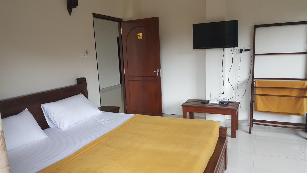 Delhousie Hotel Nallathanniya Exterior photo